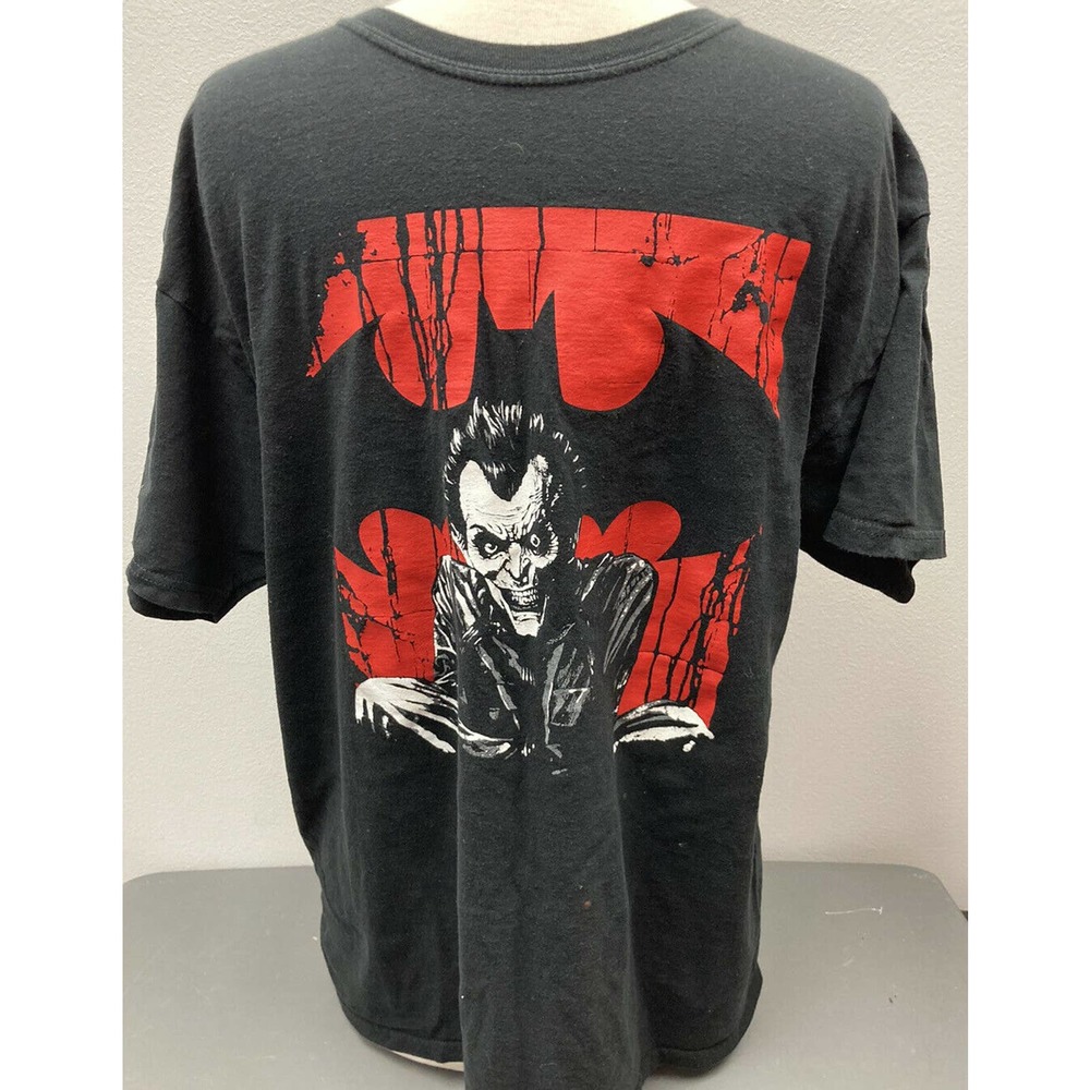 Joker Graphic T-Shirt Batman Bat Signal Large L DC Comics Killing Joke Graphic T